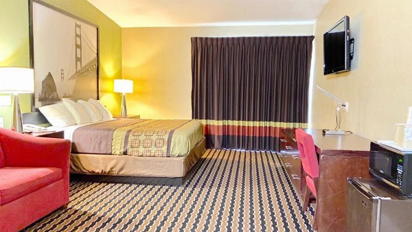 Super 8 by Wyndham Battleboro/Rocky Mount image 21
